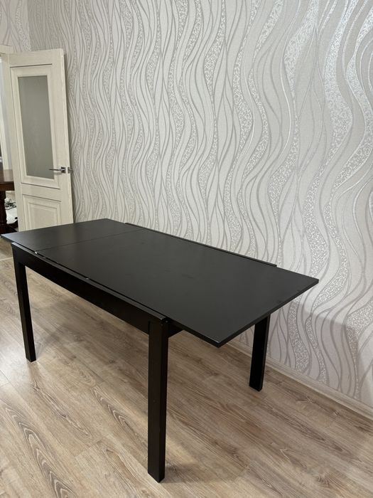 Продам стол со стульями (4шт)