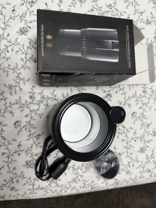 Suport auto de pahar auto cu functia de incalzire si racire