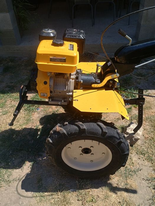 Motocultor 16 CP cu remorcă