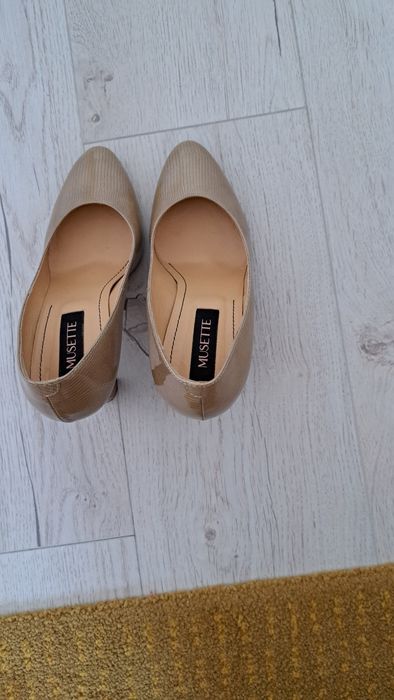 Vând pantofi Musette