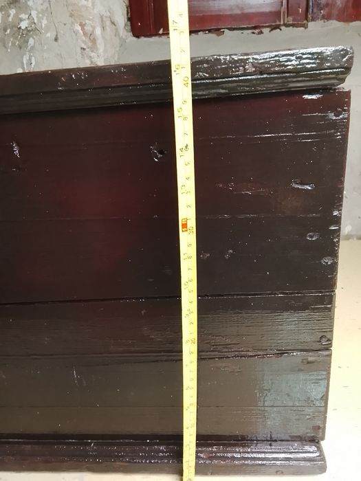 Реновиран дървен сандък