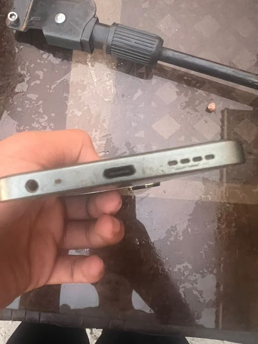 Продам телефон realme c67