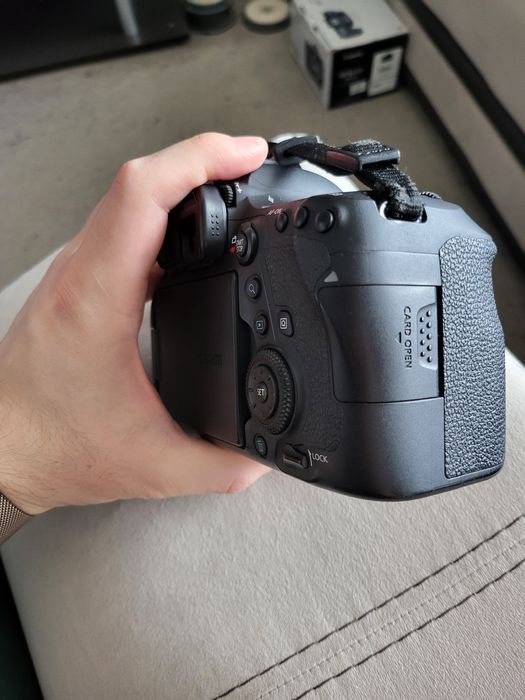 Canon 6D Mark 2 отличен