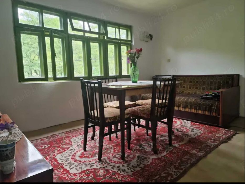 Casa de vanzare in zona de munte Mehedinti, com. Podeni
