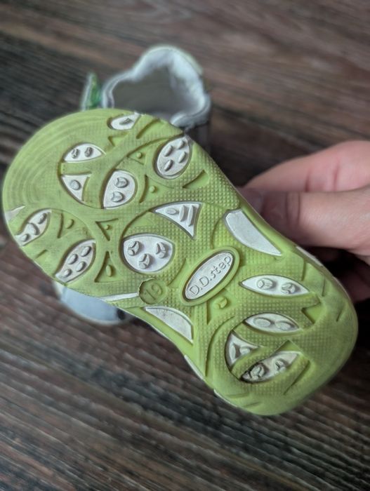 D. D. Step бебешки сандали 19