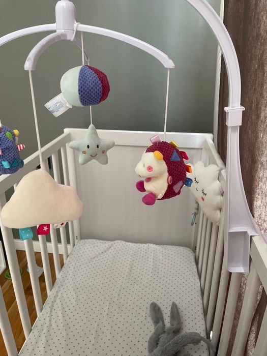 Бебешка музикална въртележка