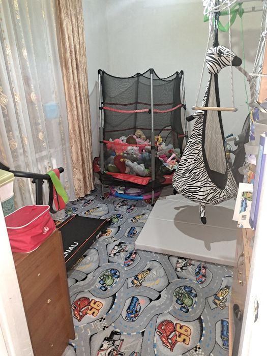 Продам 4 комнатную квартиру