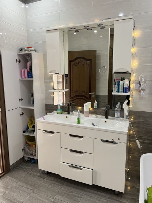 раковина с зеркалом