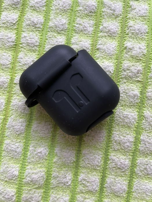 Продаю чехлы на AirPods