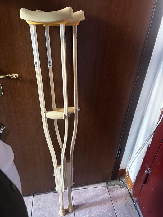 Срочно продам костыль