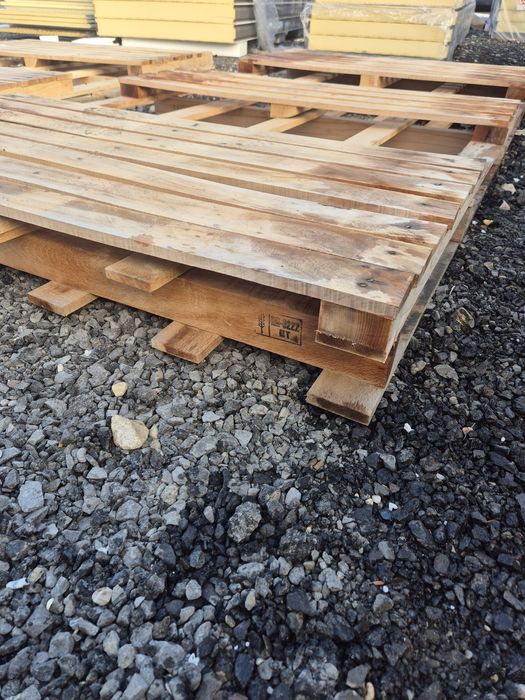Palet 2.40/1.20 din lemn