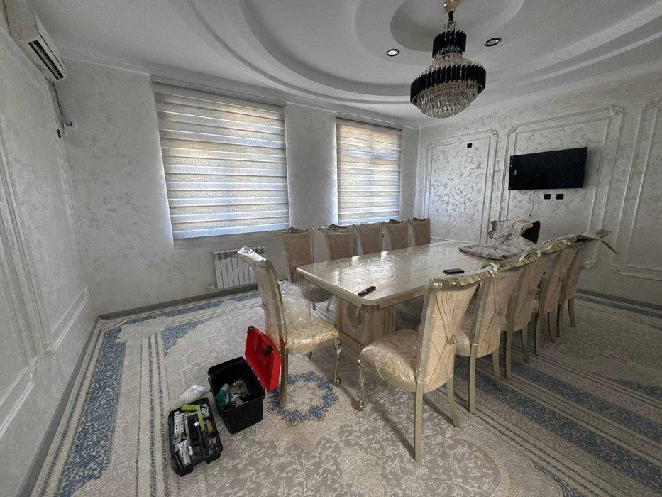 Qarshi shahar Vatanparvar bog'i yonidan 4 xonali uy! Savdosi bor