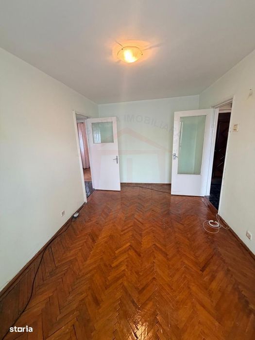 Vanzare apartament cu 4 camere in Micro 13, etaj 3, pret 65 000 euro