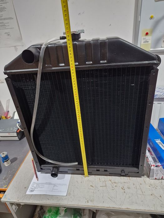 Radiator tractor fiat 615 650 fiat 715 750 import Italia  este din