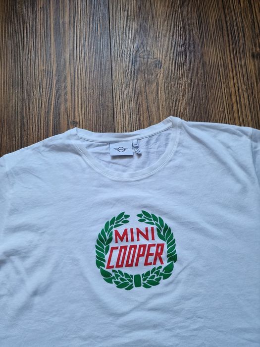 Страхотна мъжка тениска MINI COOPER
размер ЗXL ,без забележки като нов