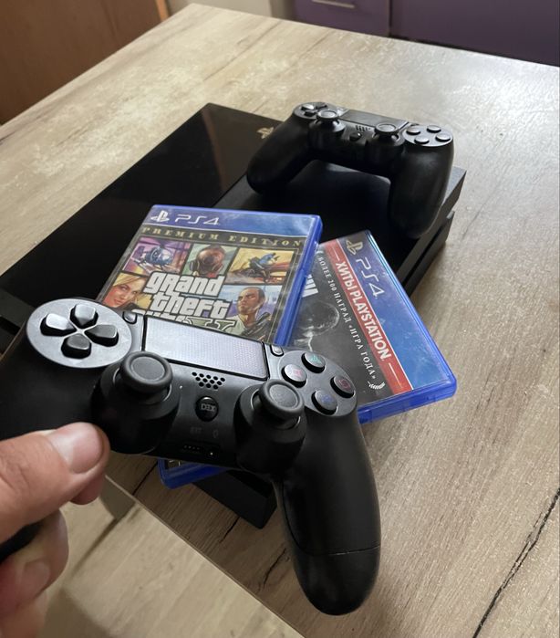 Продам Sony PlayStation 4