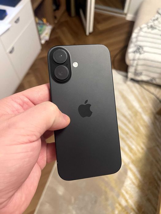Iphone 16 128gb black (97% battery)
