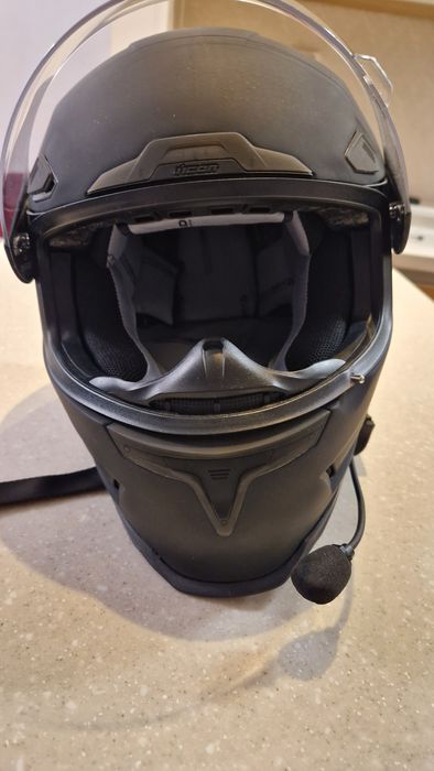 Мото шлем "ICON CARBON" .