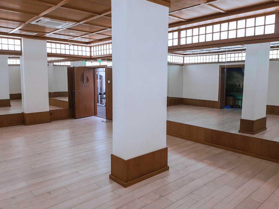 Дава се под наем Зала за събития в Бургас, Зорница -  кв.м за 10.2 € - Снимка #1