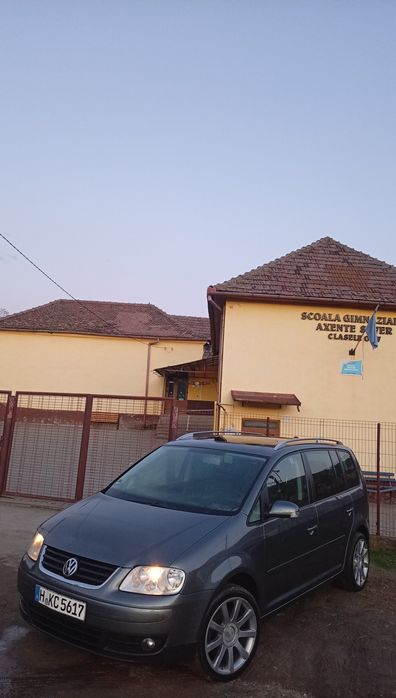 Vând sau schimb Touran 2.0 intro stare foarte buna