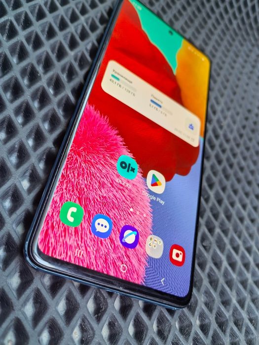 Продаю телефон самсунг