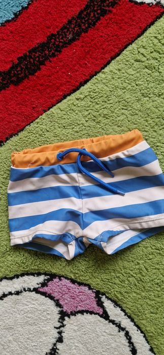 Бански бебе новородено