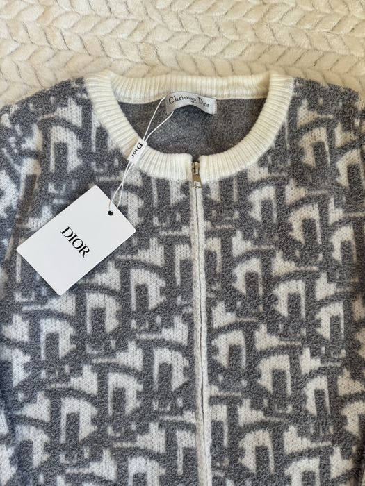 Дамска жилетка нова