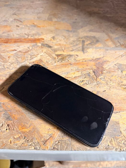 Айфон 15 про продам