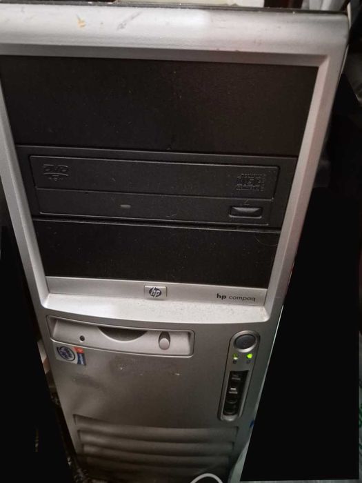 Компютър HP с монитор Sony клавиатура мишка