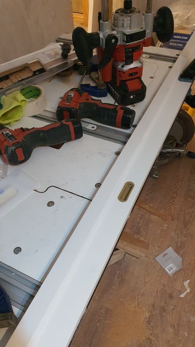 Установка межкомнатных дверей