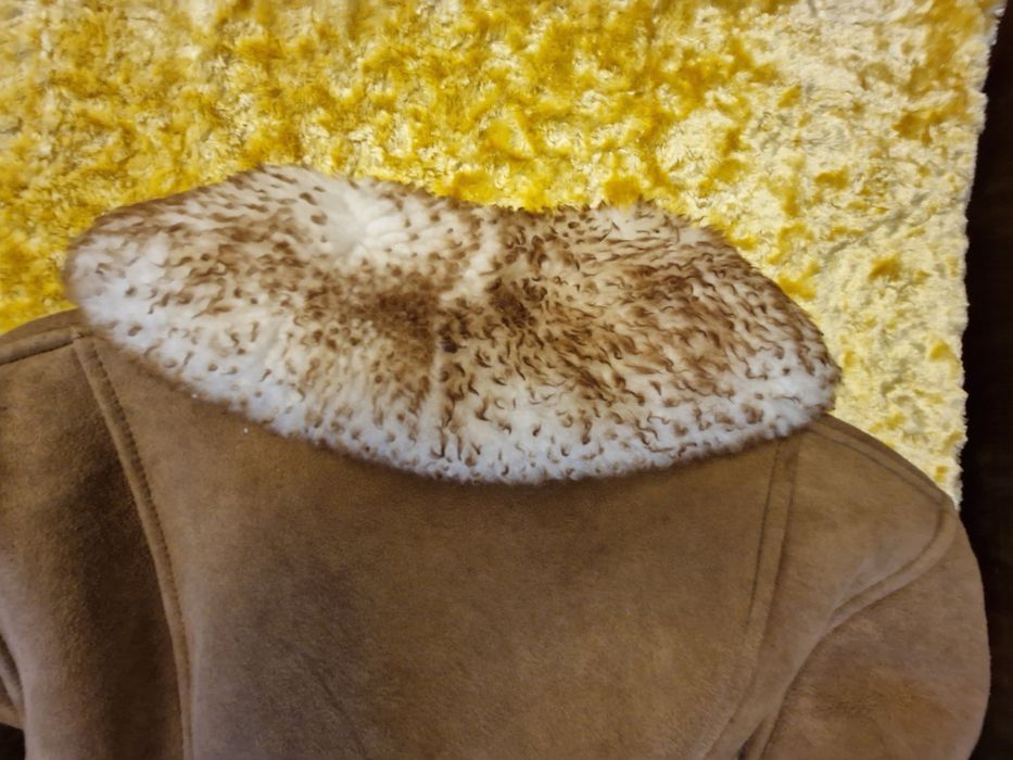 Продавам  кожух от агнешка кожа 52 номер