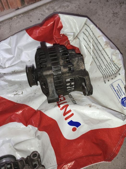 Vând faruri stopuri alternatoare unul cu servo unul fără electromotor