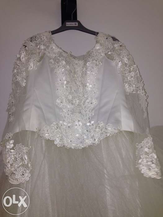 Vand rochie mireasa Agnes Toma