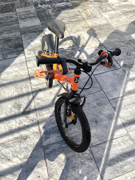 BICICLETĂ 16 INCH 4-6 ANI 500 ROBOT B'TWIN
2015

Gata de pedalat? Am c