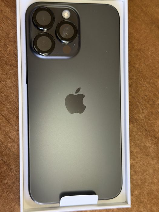 Безупречен iPhone 15 Pro Max 256 gb