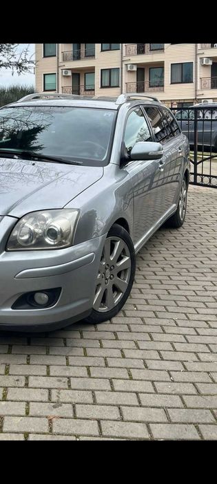Toyota Avensis 2008 2.0 diesel 130кс 4D4 перфектно състояние обслужен