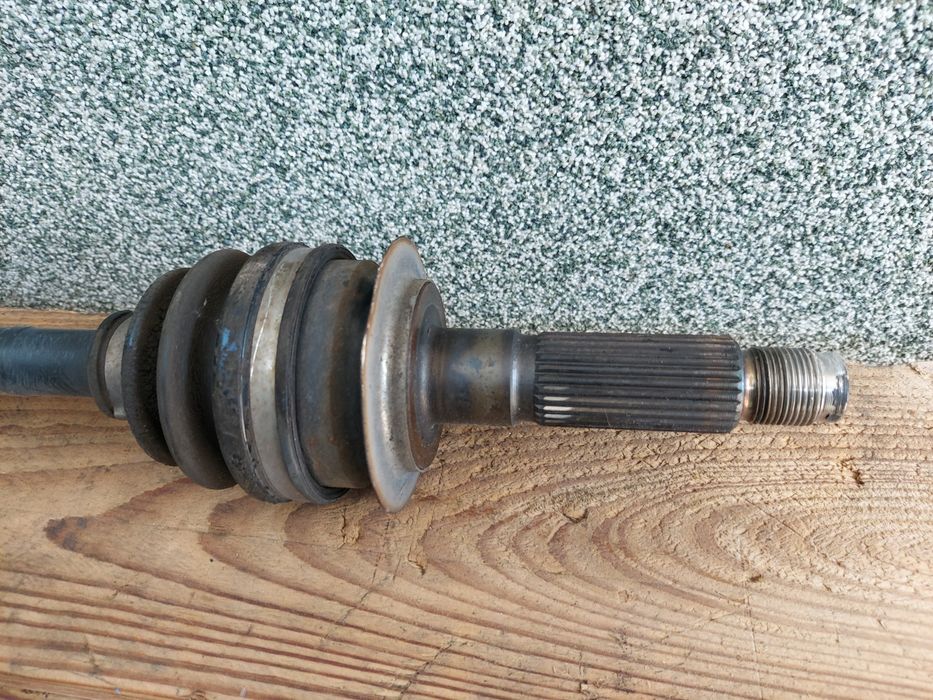 Привод задний  на Subaru Outbask