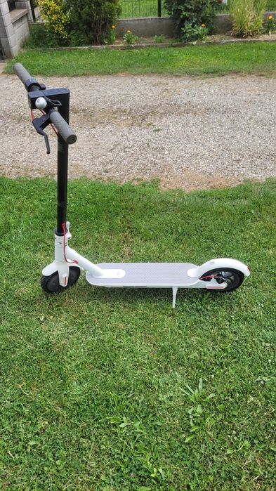 Trotineta electrica Xiaomi ca nouă