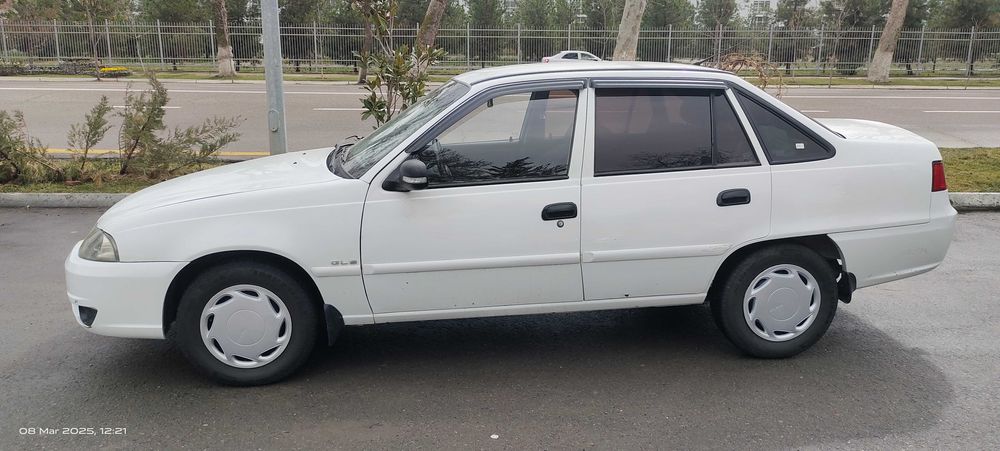 Nexia2  2015 yilgi benzin srochno sotiladi