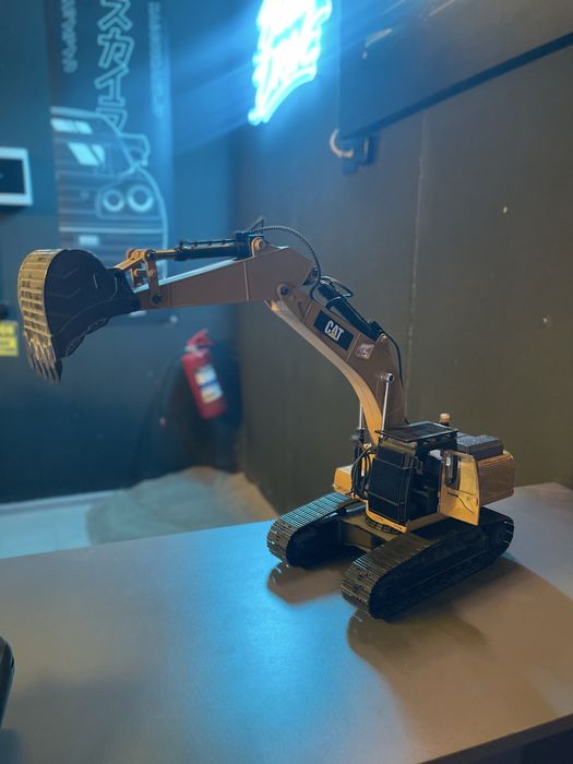 Профессиональный RC экскаватор на радиоуправлении