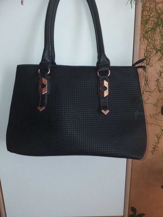 Кожена дамска чанта / различни модели