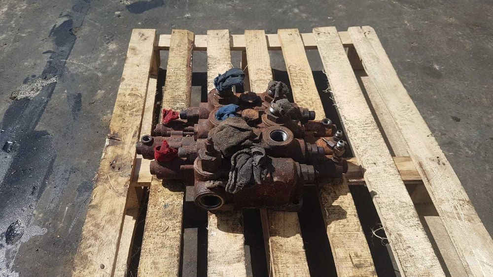 Distribuitor hidraulic vola Case 721B