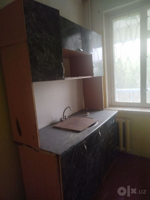 9bozor yonida 2xona 3etaj 2mln