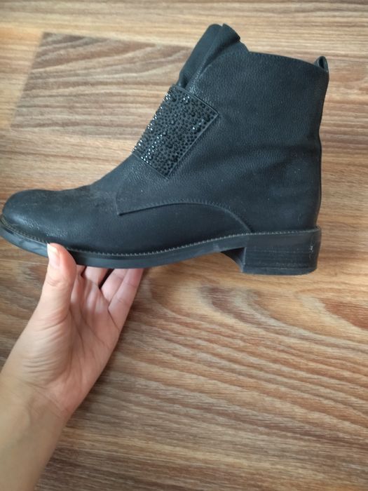 Ботинки женские,черные
