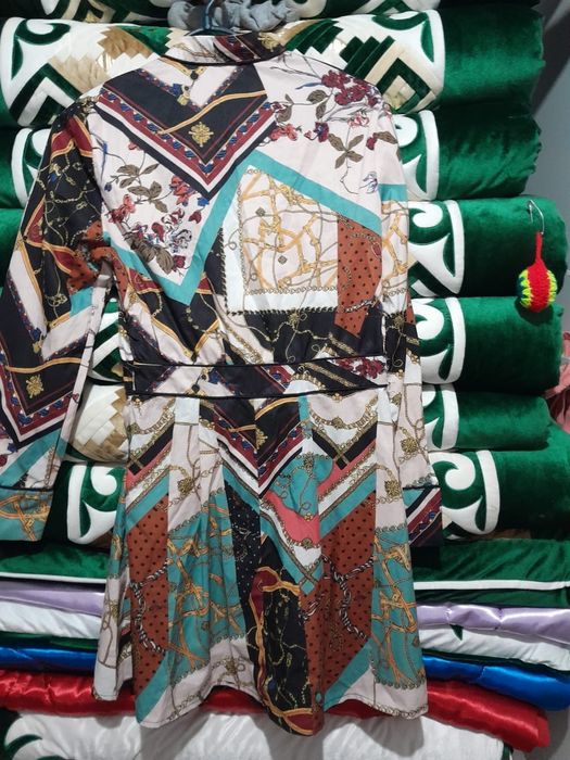 Әр түрлі киімдер.