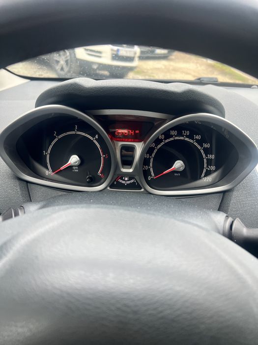 Ford fiesta 1.6 d titanum sau schimb