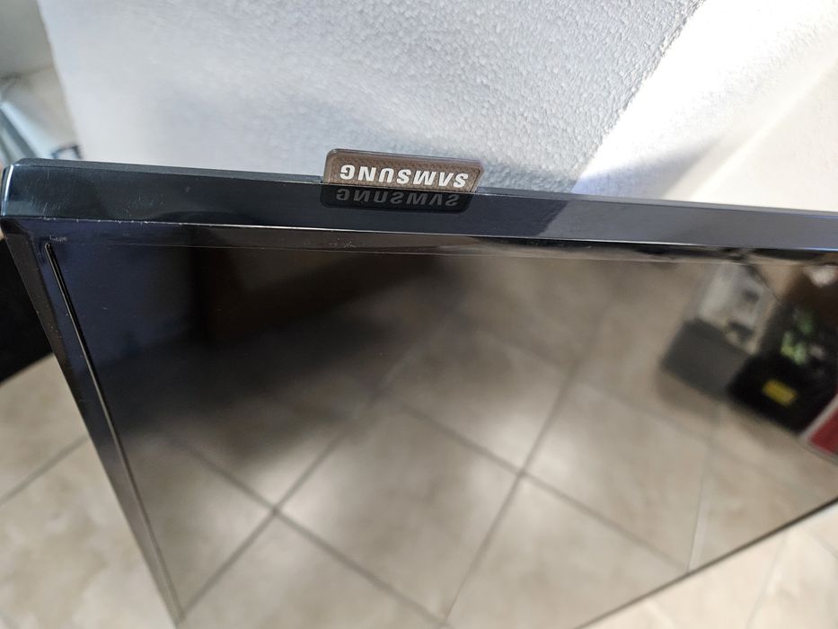 Samsung DC40E  40-инчов професионален дисплей.