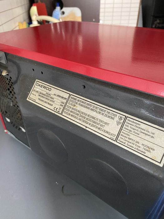 Cuptor microunde defect