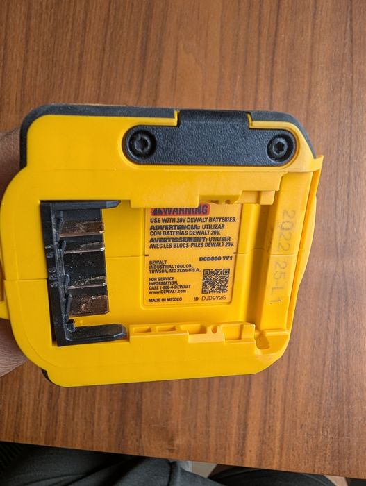 DeWalt DCD 800 шуруповёрт, батарея, зарядка