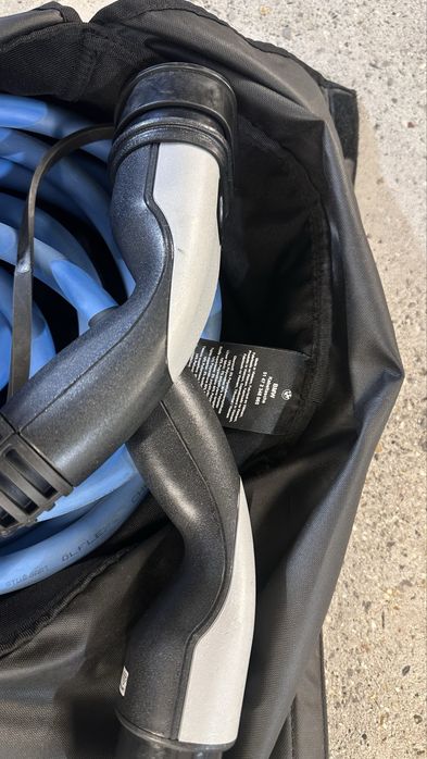 BMW i зарядно оригинал